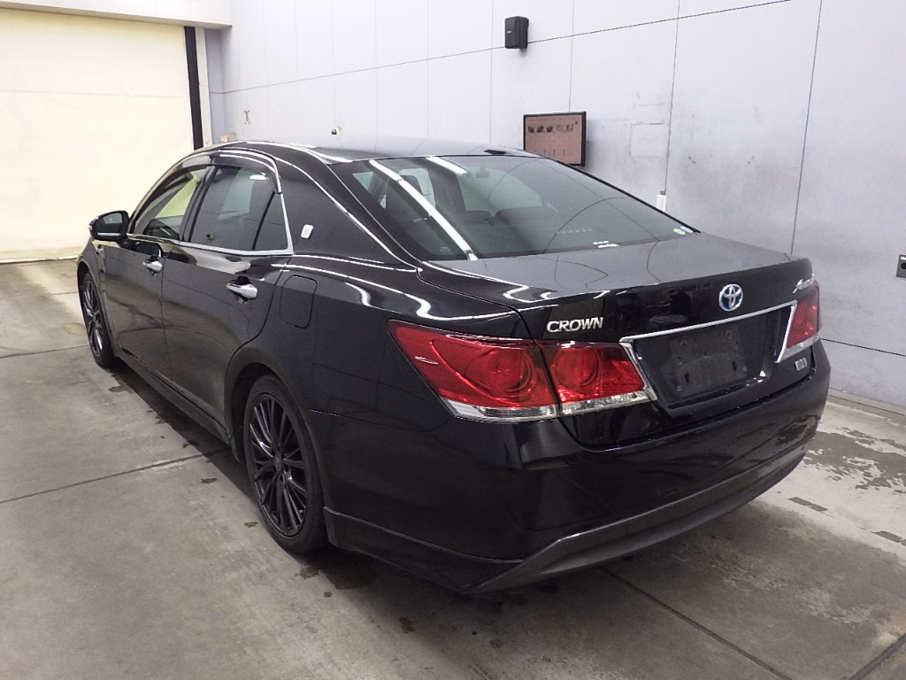 TOYOTA CROWN