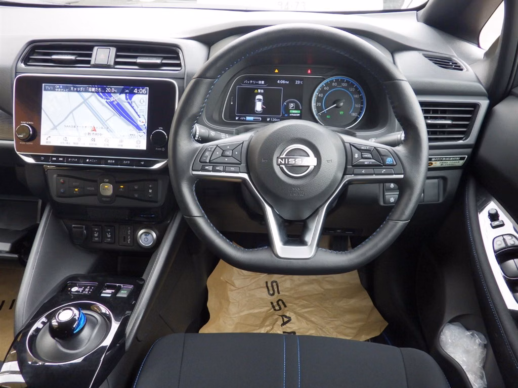 NISSAN LEAF