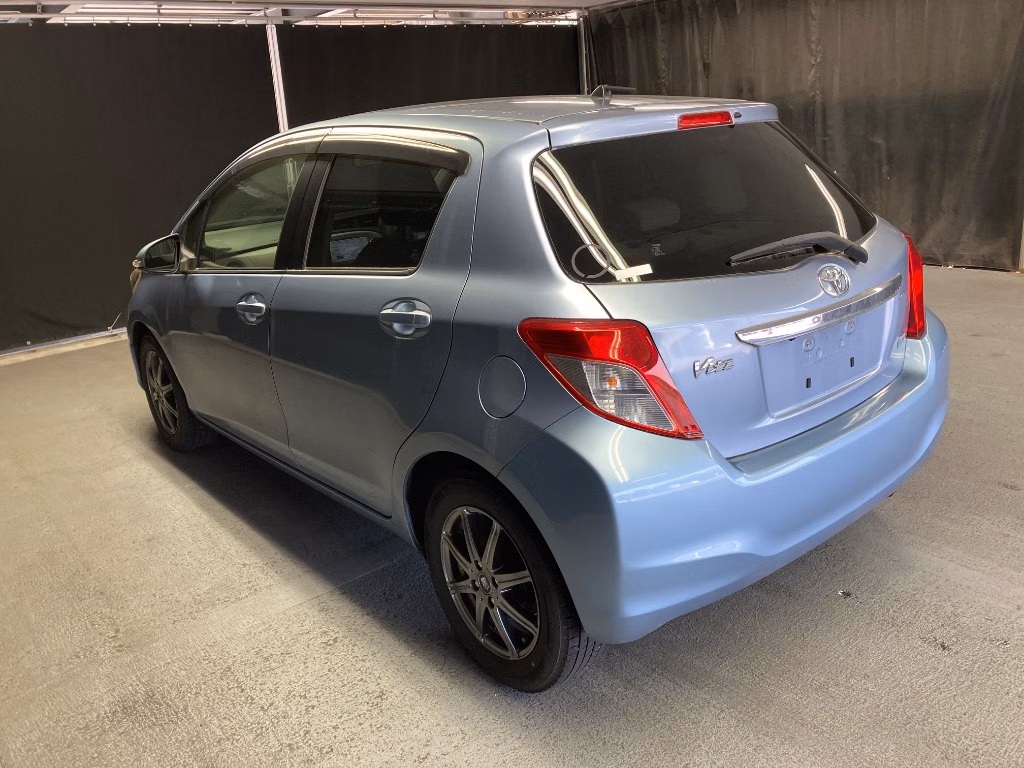 TOYOTA VITZ