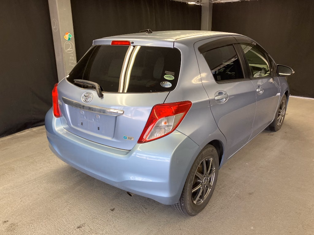 TOYOTA VITZ