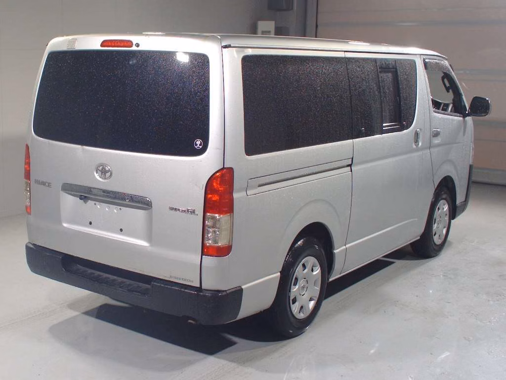 TOYOTA REGIUS ACE
