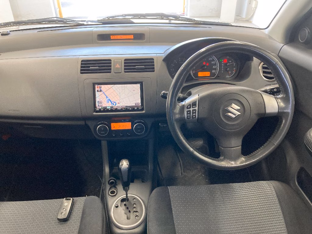 SUZUKI SWIFT