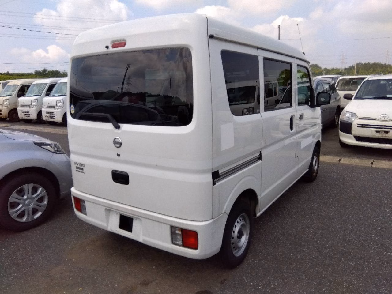NISSAN NV100 CLIPPER