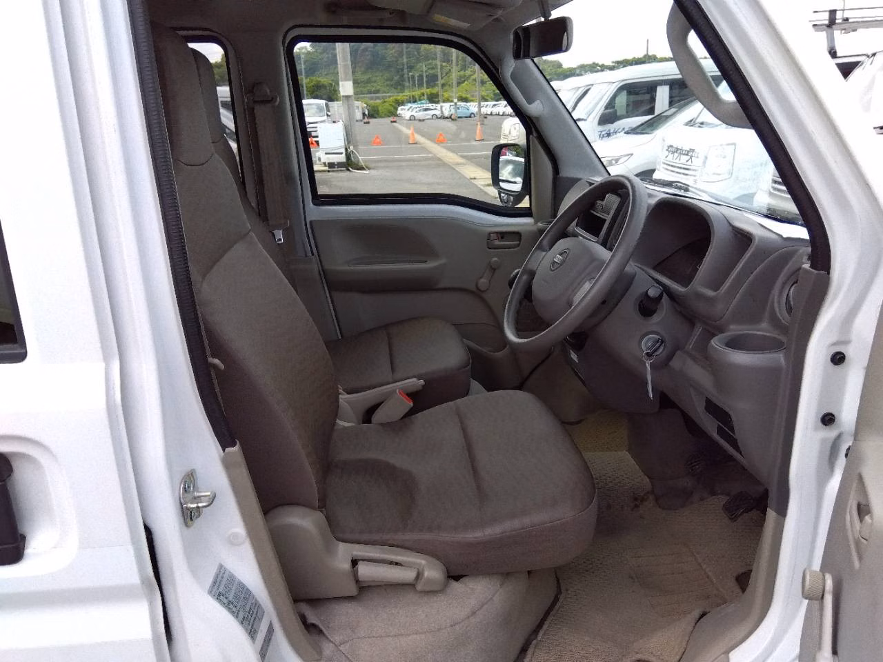 NISSAN NV100 CLIPPER