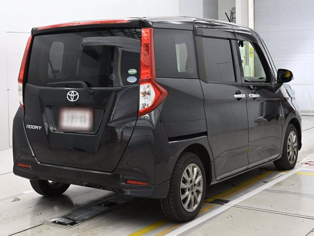 TOYOTA ROOMY
