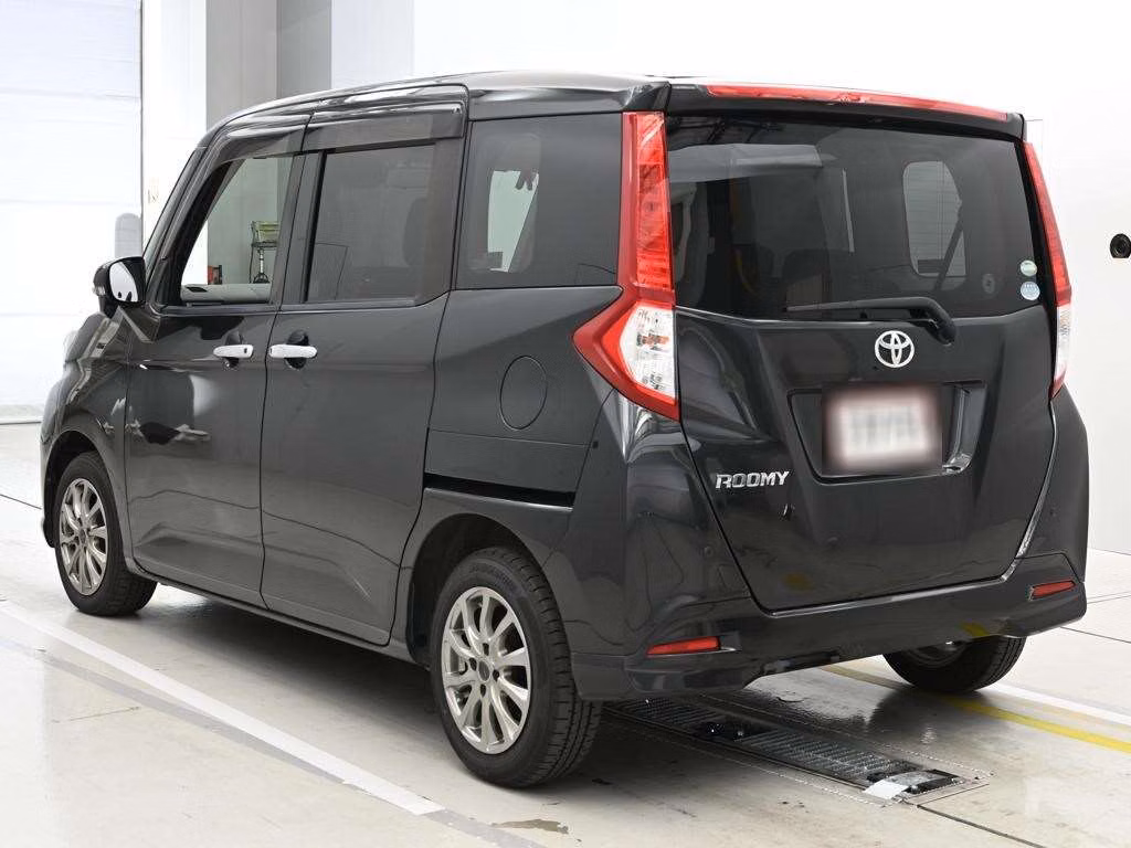 TOYOTA ROOMY