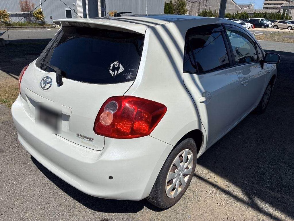 TOYOTA AURIS