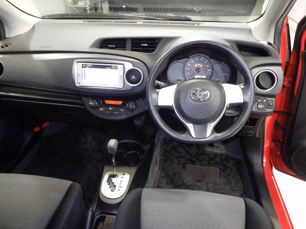 TOYOTA VITZ