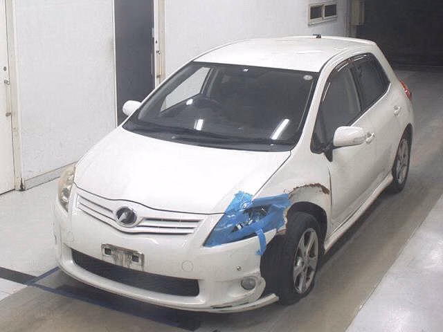 TOYOTA AURIS