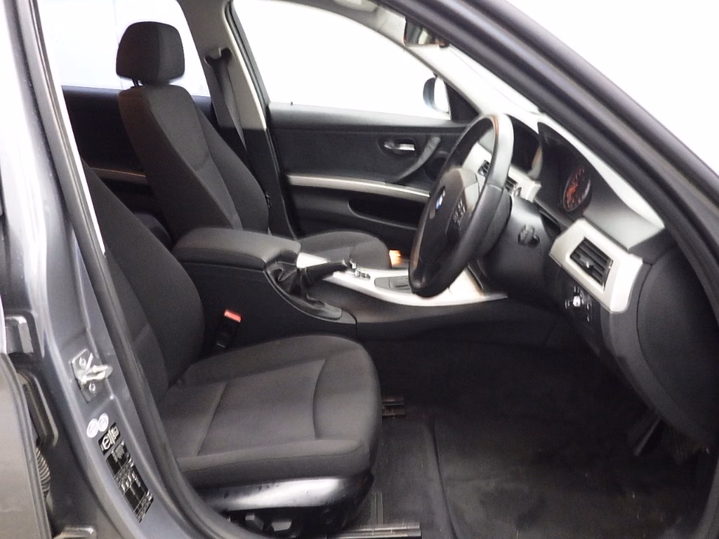 BMW 3-SERIES