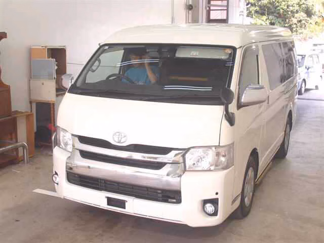 TOYOTA HIACE