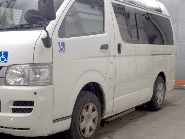 TOYOTA REGIUS ACE