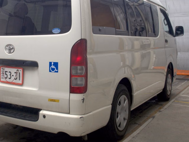 TOYOTA REGIUS ACE