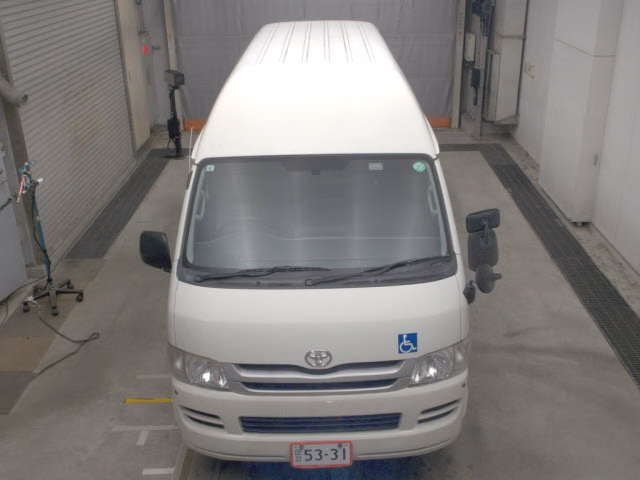 TOYOTA REGIUS ACE