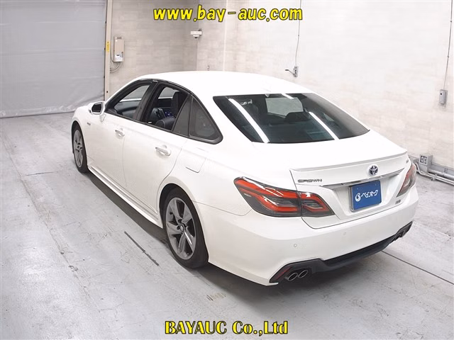 TOYOTA CROWN