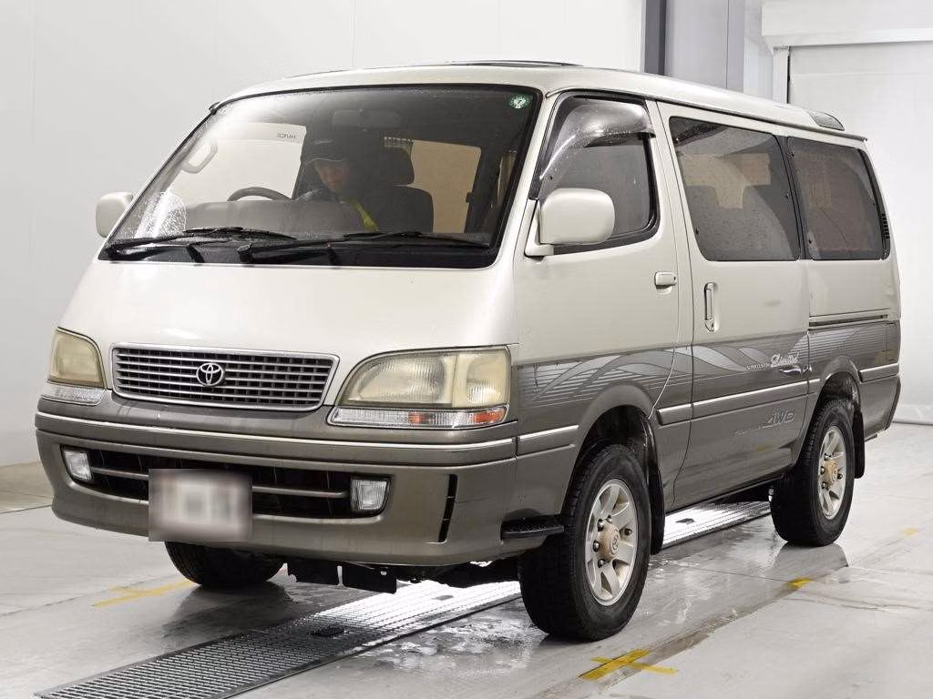 TOYOTA HIACE
