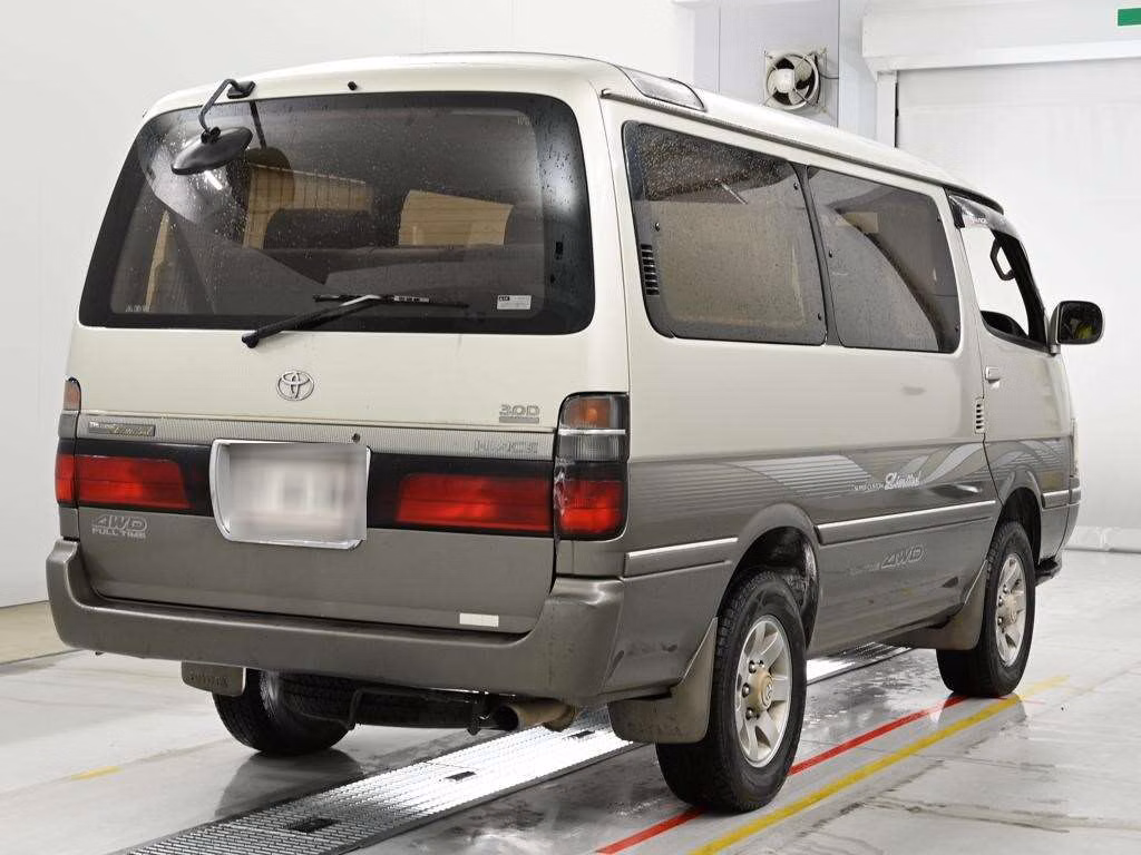 TOYOTA HIACE