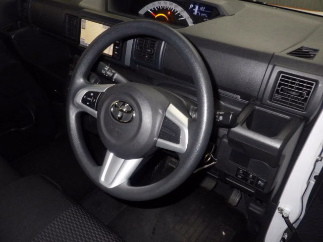TOYOTA PIXIS MEGA