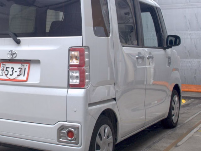 TOYOTA PIXIS MEGA