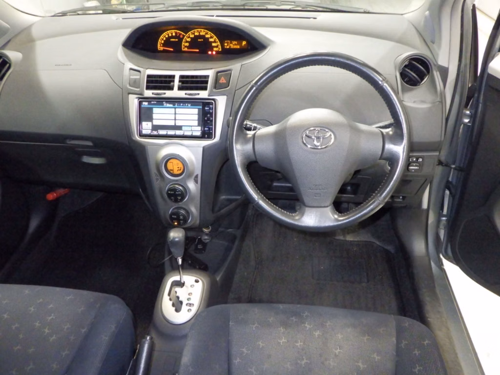 TOYOTA VITZ
