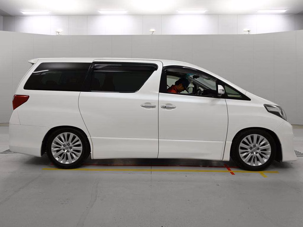 TOYOTA ALPHARD