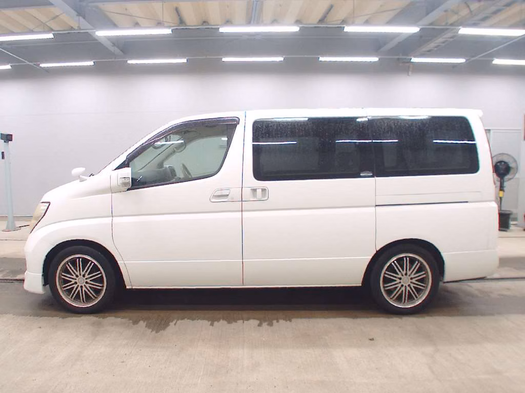NISSAN ELGRAND