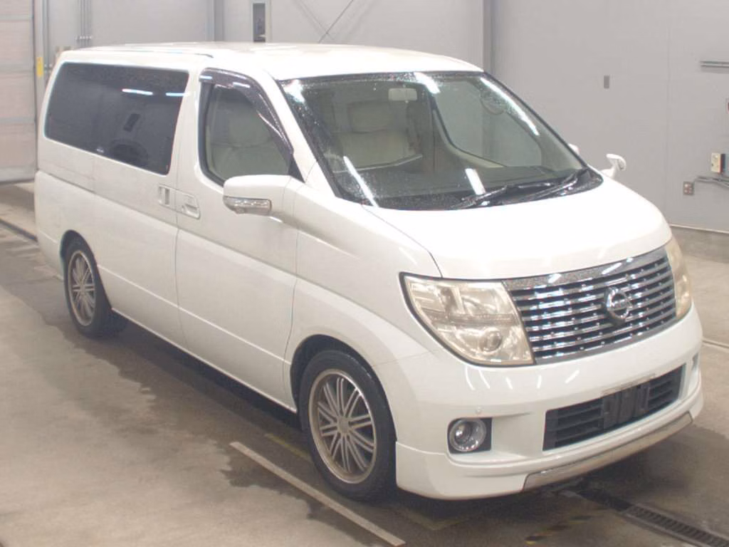 NISSAN ELGRAND