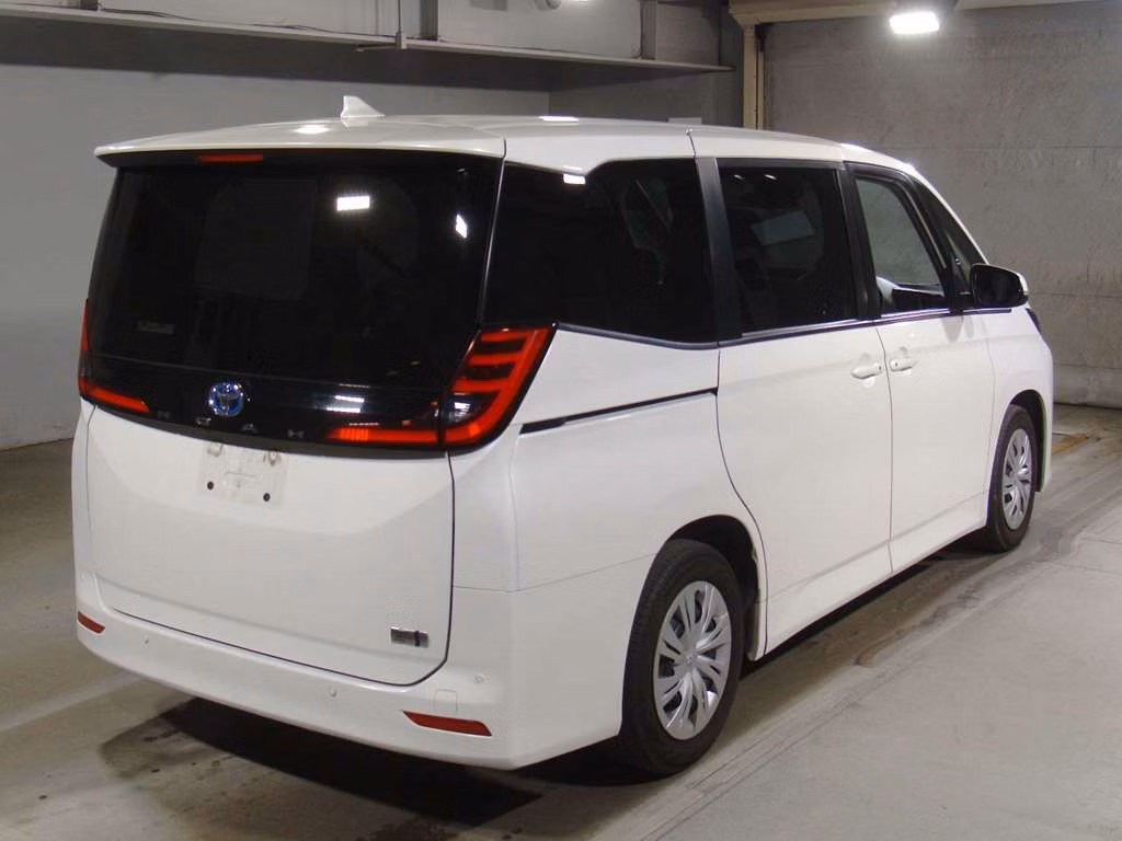 TOYOTA NOAH