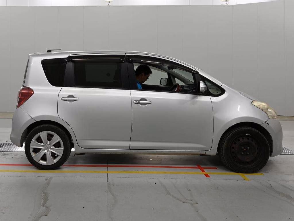 TOYOTA RACTIS