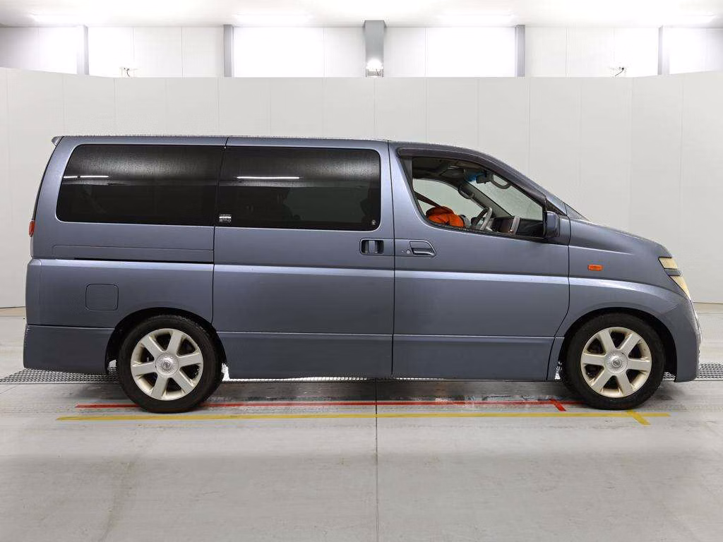 NISSAN ELGRAND