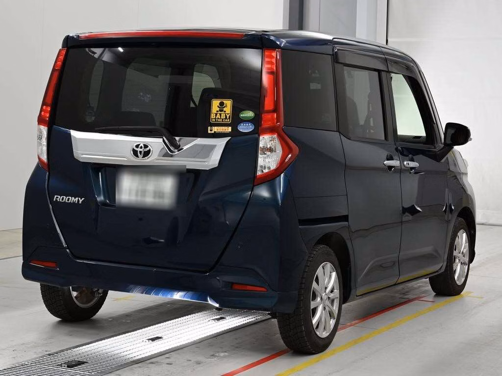 TOYOTA ROOMY
