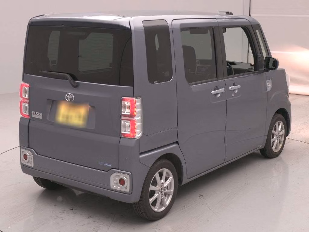 TOYOTA PIXIS MEGA