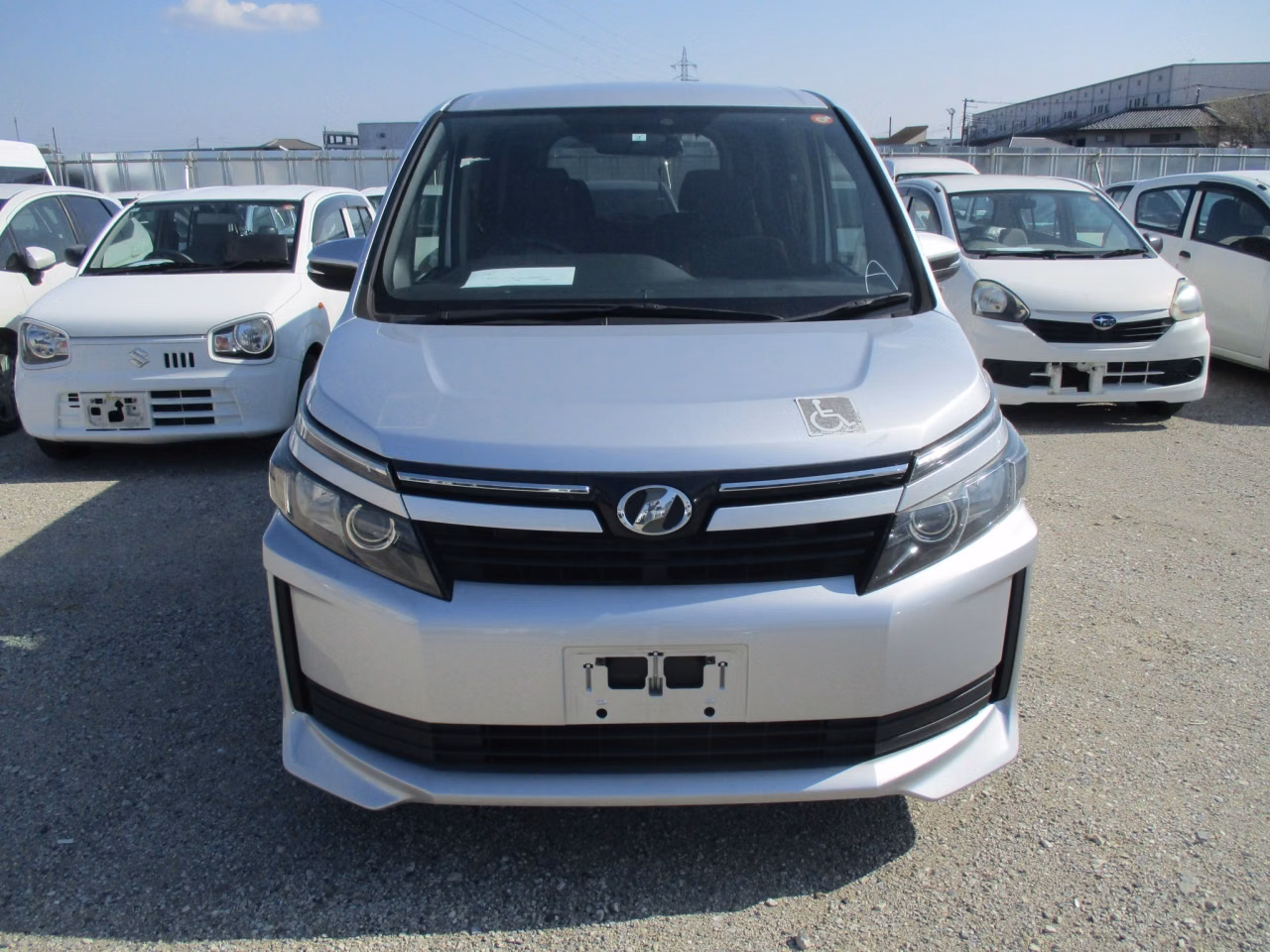 TOYOTA VOXY