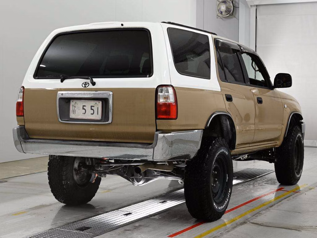 TOYOTA HILUX SURF