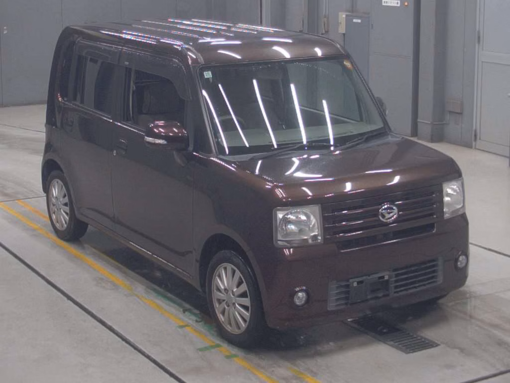 DAIHATSU MOVE CONTE