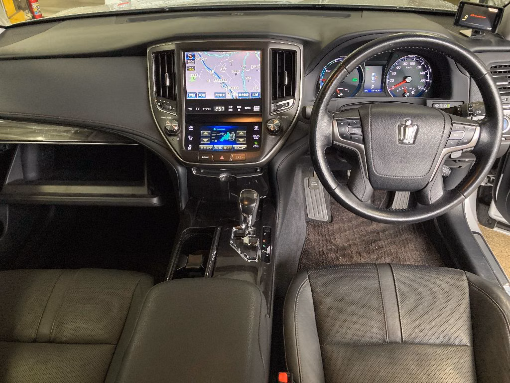 TOYOTA CROWN
