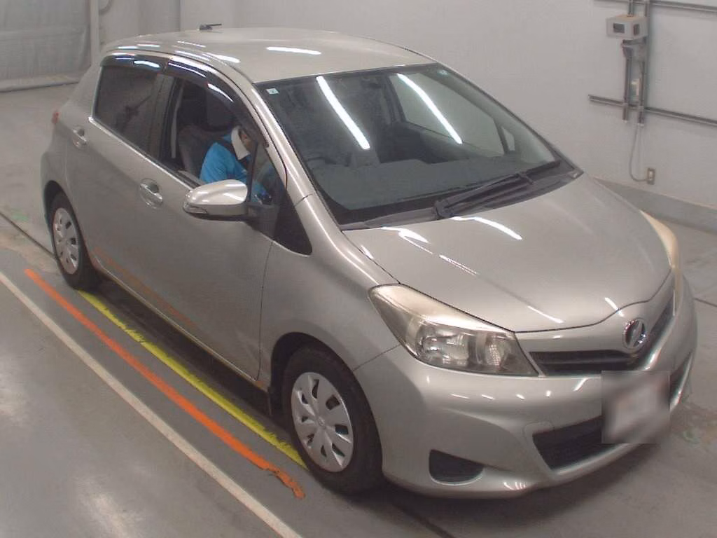 TOYOTA VITZ