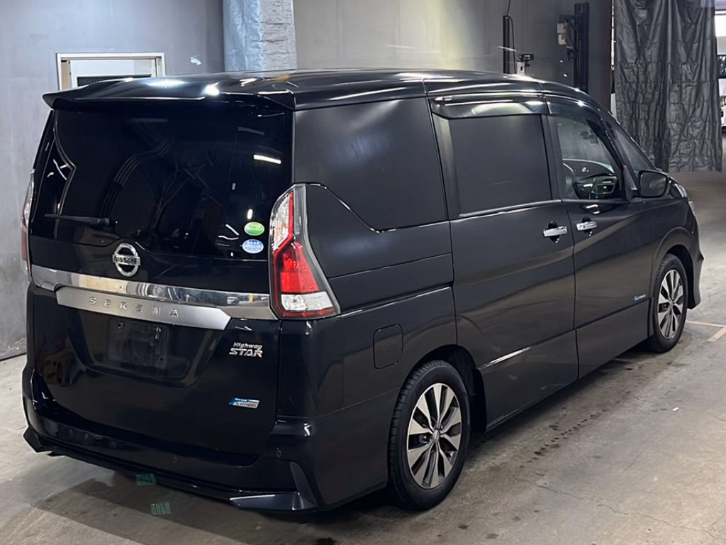 NISSAN SERENA