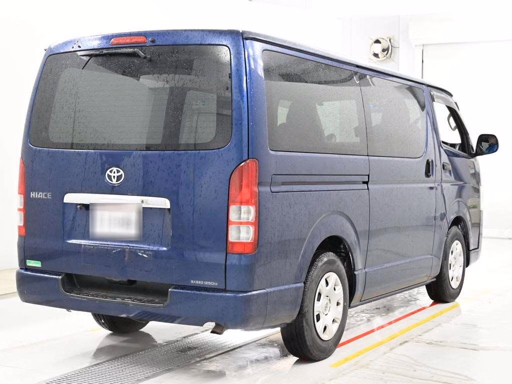 TOYOTA REGIUS ACE