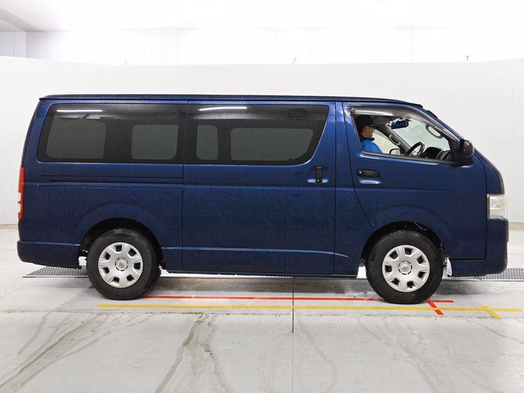 TOYOTA REGIUS ACE