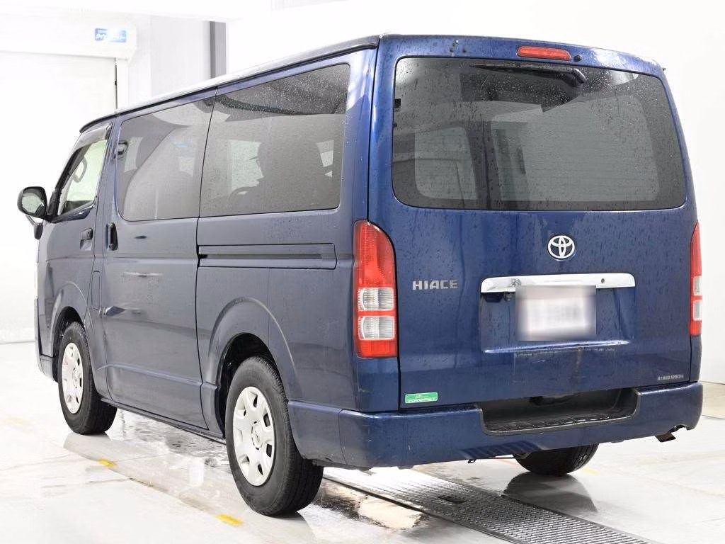 TOYOTA REGIUS ACE