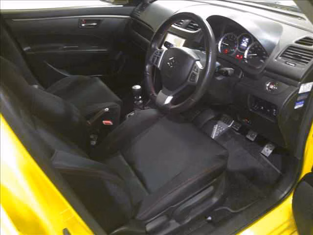 SUZUKI SWIFT
