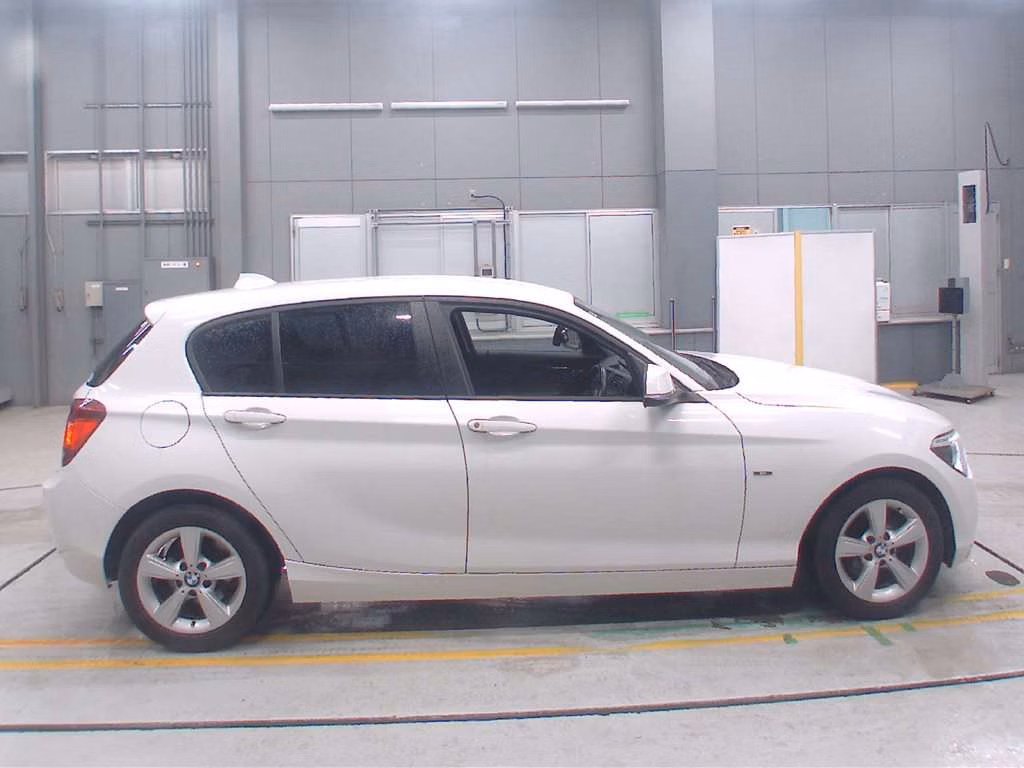BMW 1-SERIES
