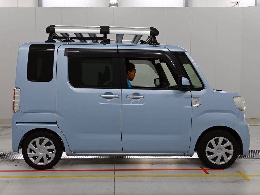 TOYOTA PIXIS MEGA
