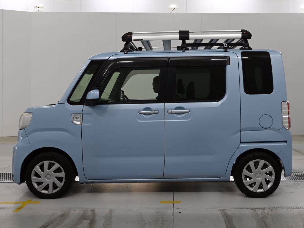 TOYOTA PIXIS MEGA