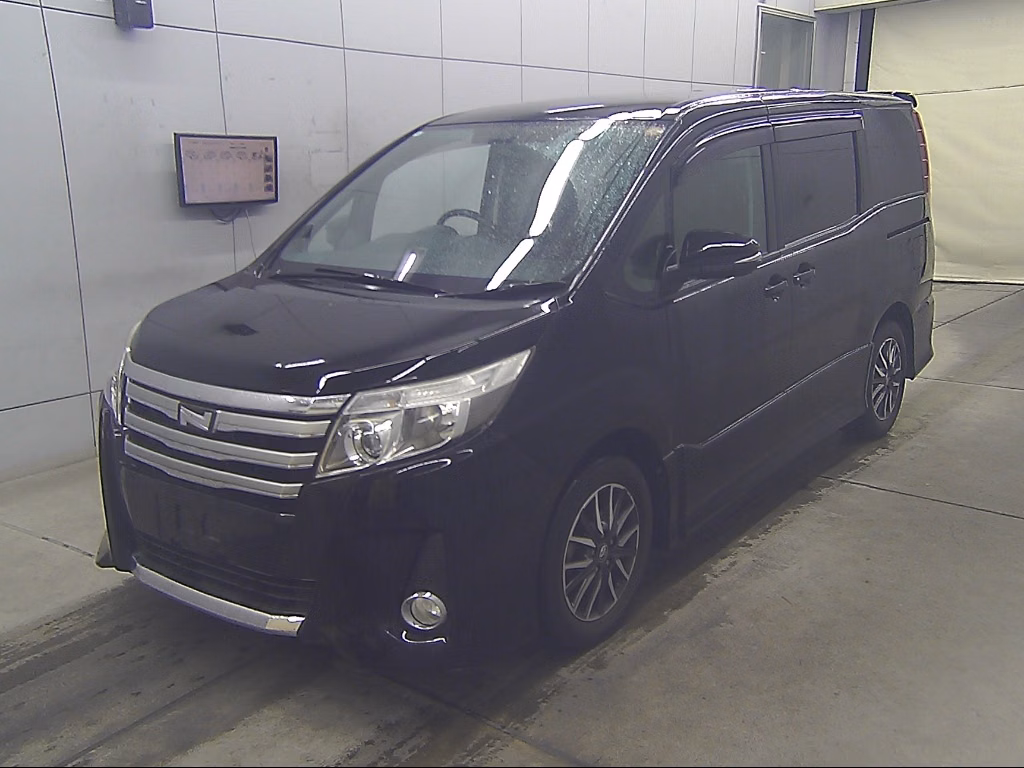 TOYOTA NOAH