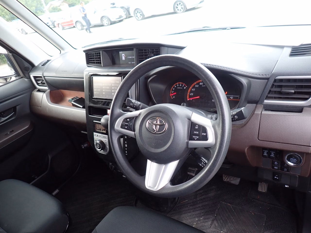 TOYOTA ROOMY