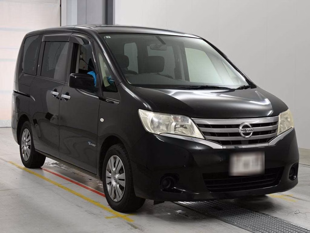 NISSAN SERENA