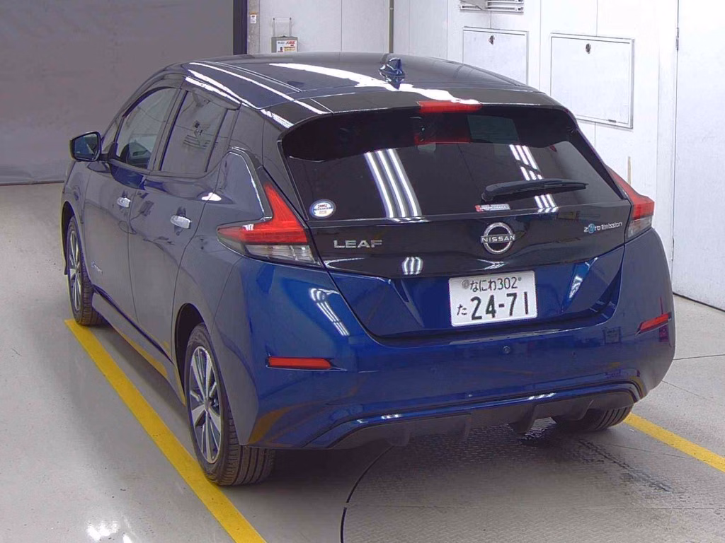 NISSAN LEAF