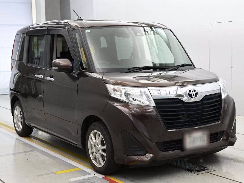 TOYOTA ROOMY